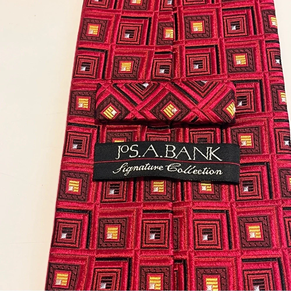Jos.A.Bank Signature Collection Stylish Classic Men’s Tie, Red with Geometric